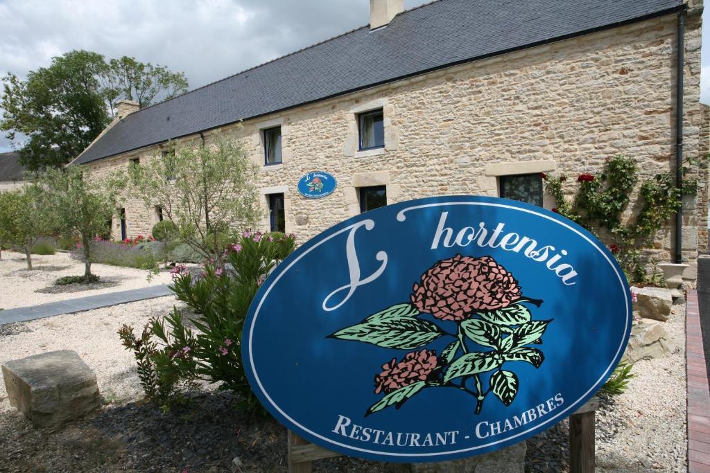 Hotel - Restaurant L'Hortensia Noyalo ภายนอก รูปภาพ
