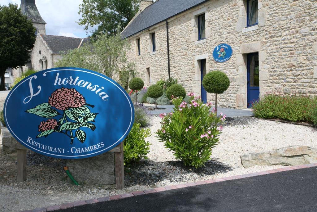 Hotel - Restaurant L'Hortensia Noyalo ภายนอก รูปภาพ